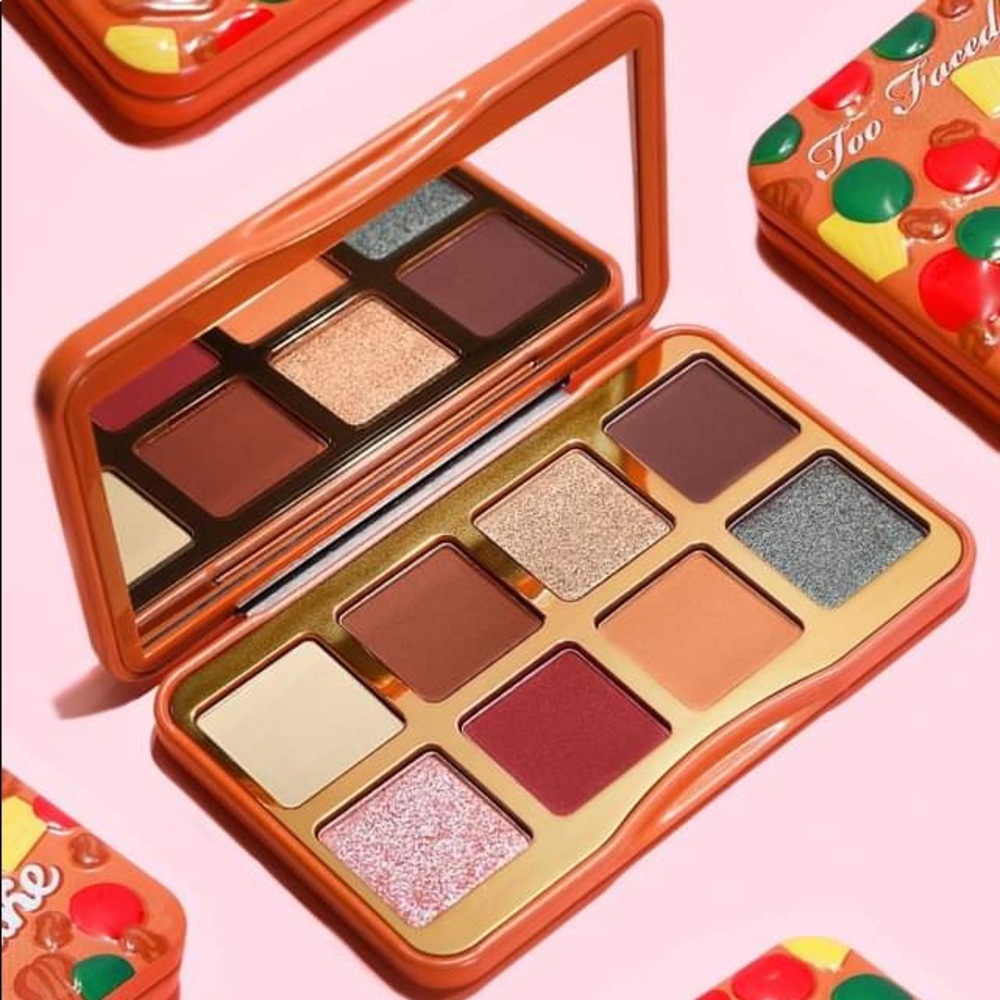 NWT Too Faced Limited Edition Forbidden Fruitcake Doll-Size Eyeshadow Palette - Picture 2 of 16